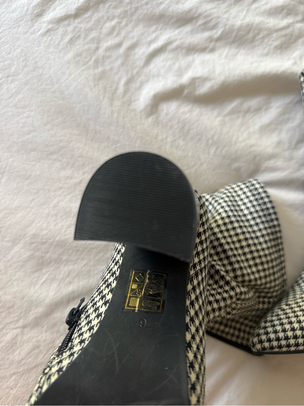 Jeffrey Campbell Houndstooth Print Siren Booties Size 9 - Picture 3 of 8